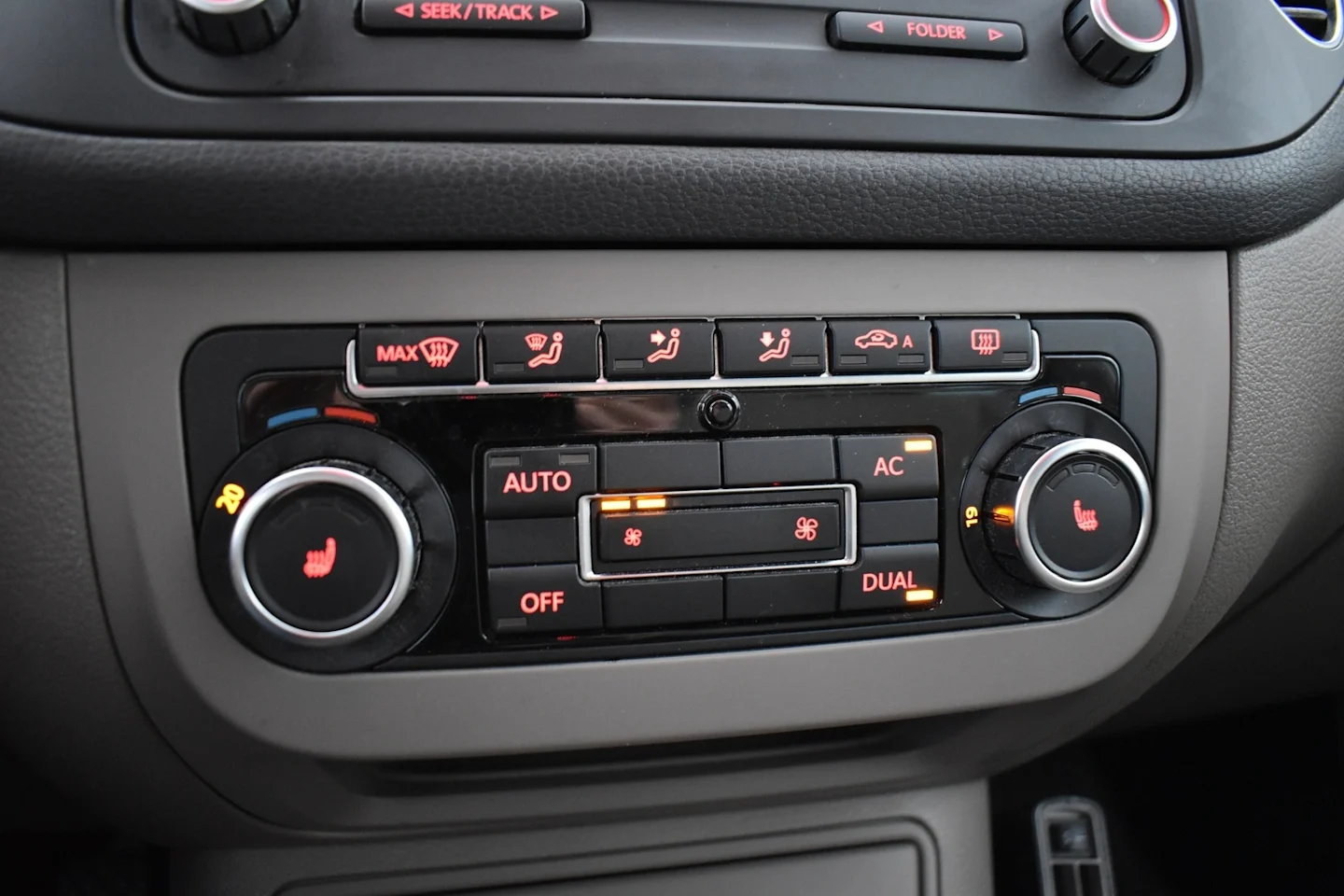Car Image - 2ouliLNtxlNoIAMC35GHNI