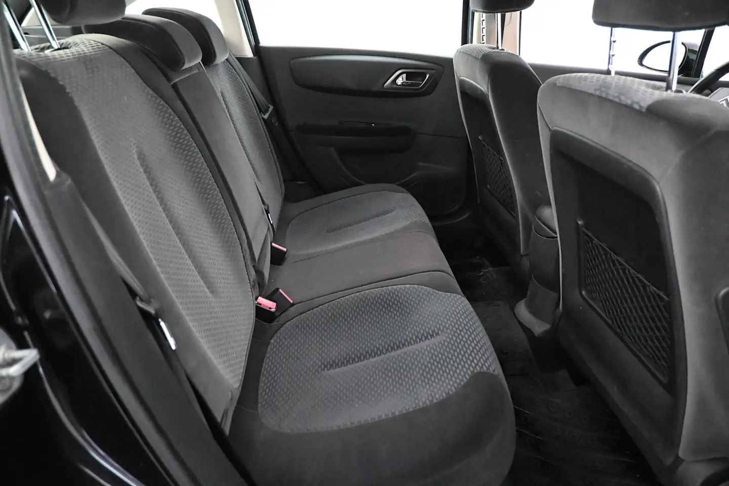 Car Image - T1Lk6lpTFl4LYX5A4MuZR