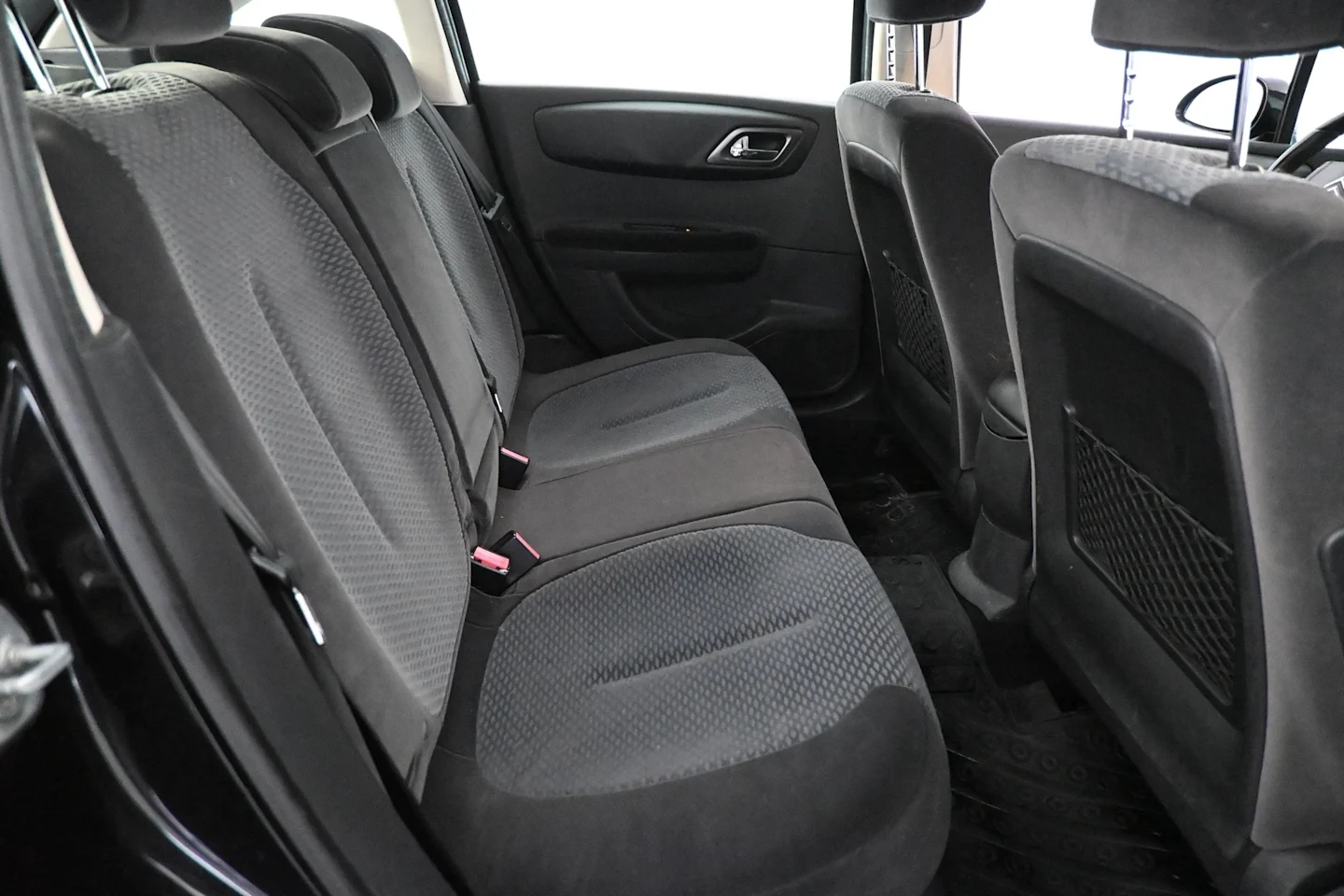 Car Image - T1Lk6lpTFl4LYX5A4MuZR