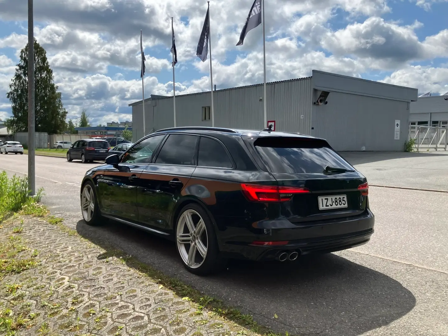 Car Image - 2UESXZC7Bp80iVfxxtljz0