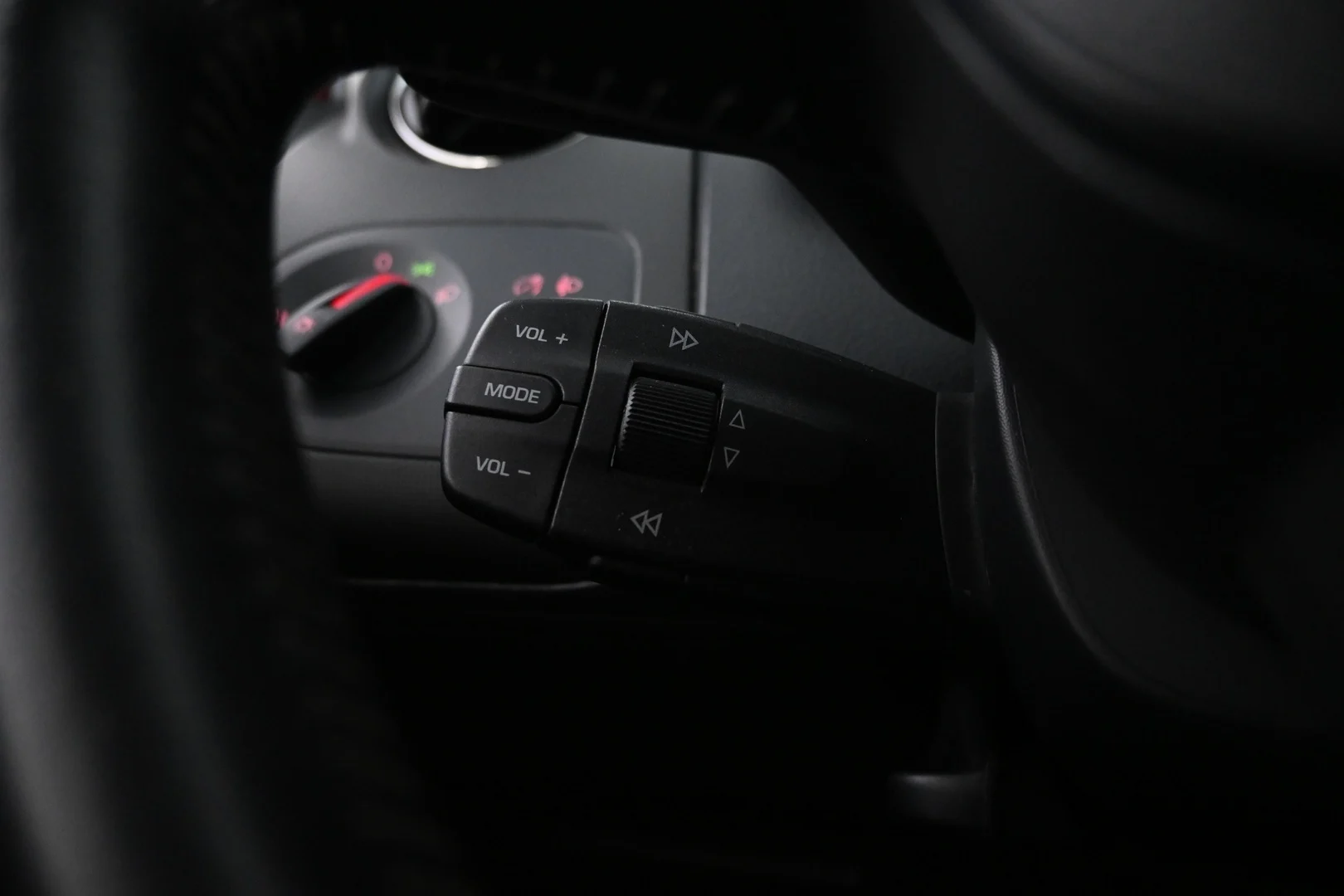 Car Image - 1amDRuJmDUFkuyaj3mnj9f