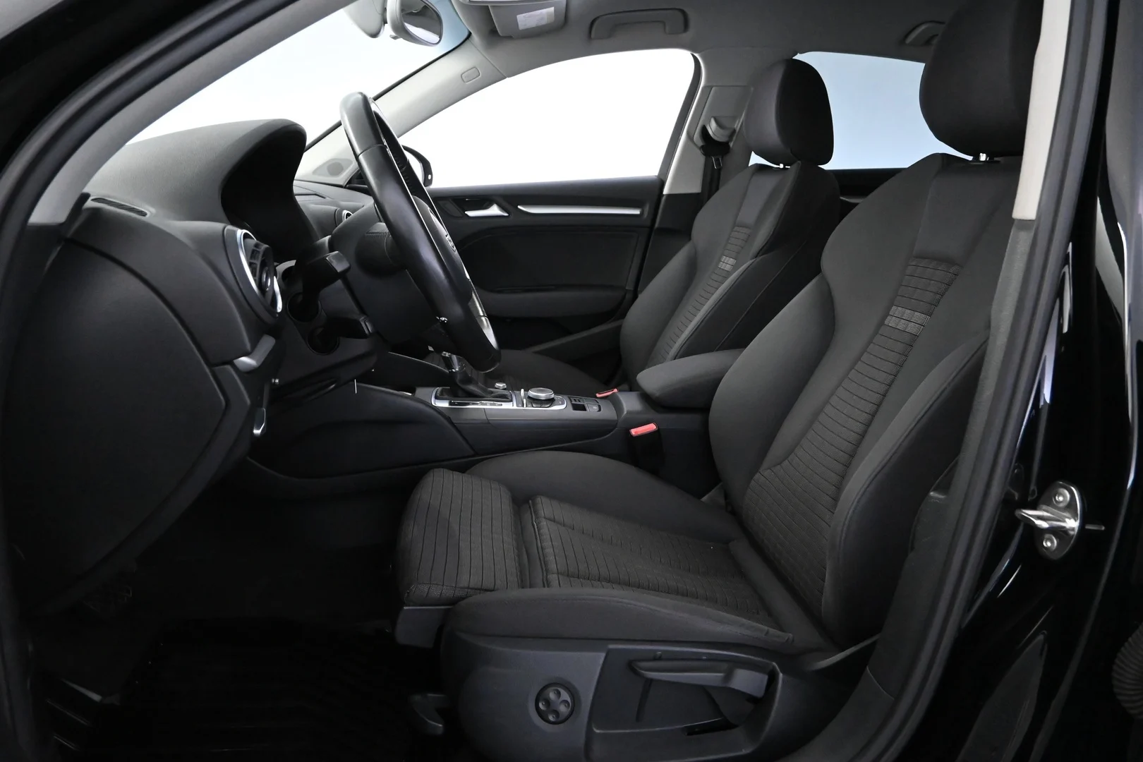 Car Image - 7hyIEUbNfscQHaXLREnNXZ