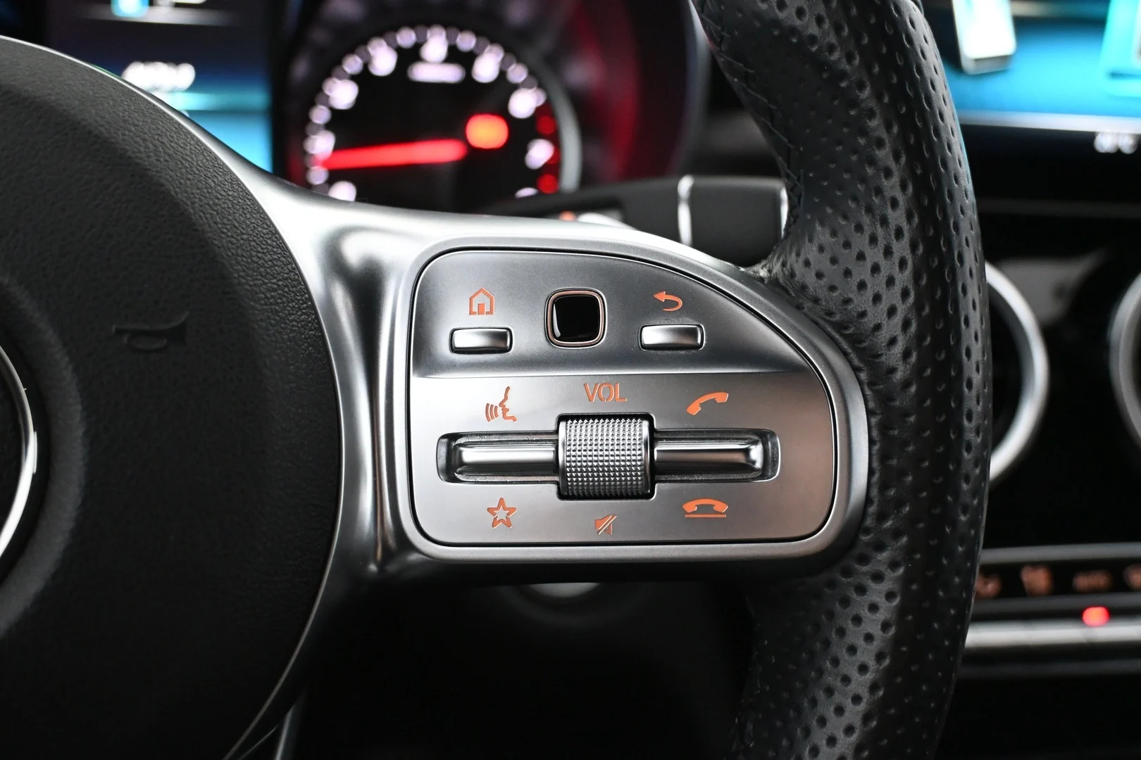 Car Image - 6ns5ZuBbsGbzaPXglYKtWy