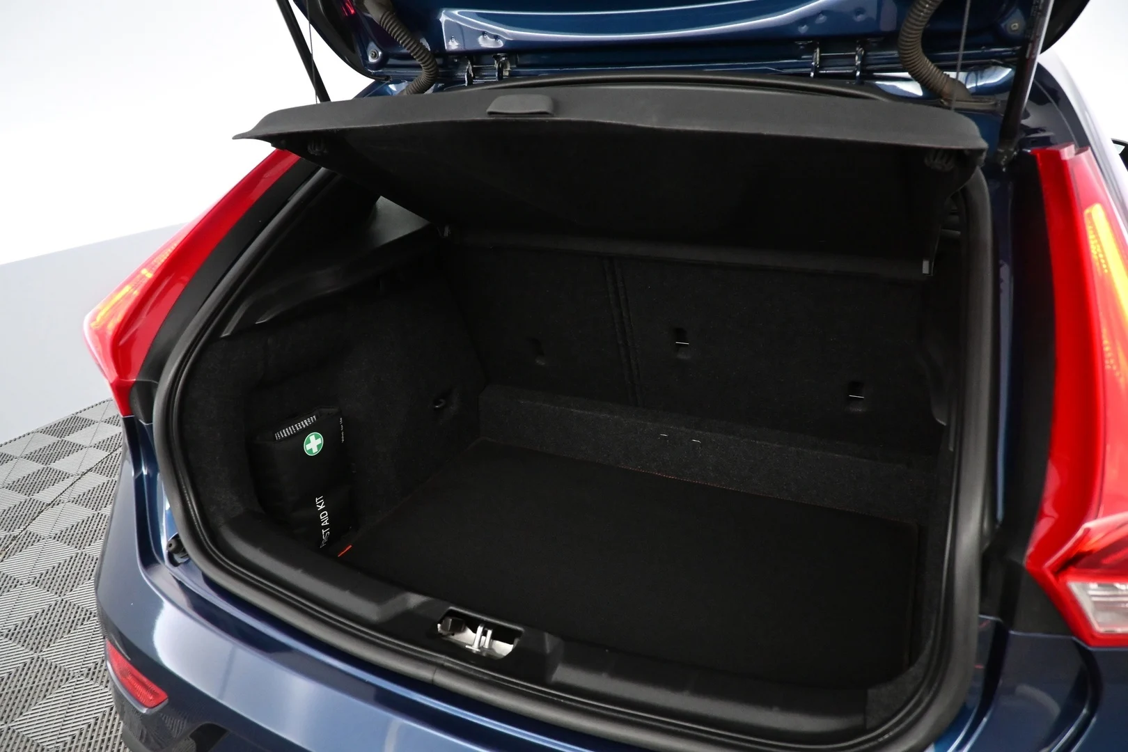 Car Image - 1l8XV6djfhxTbsC6qqkgG2