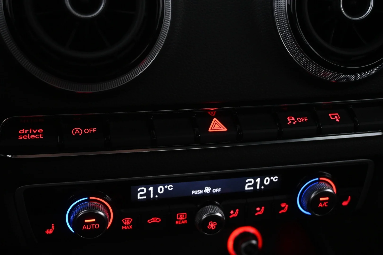 Car Image - 0DXtCc4vA5LU8N851pmfp