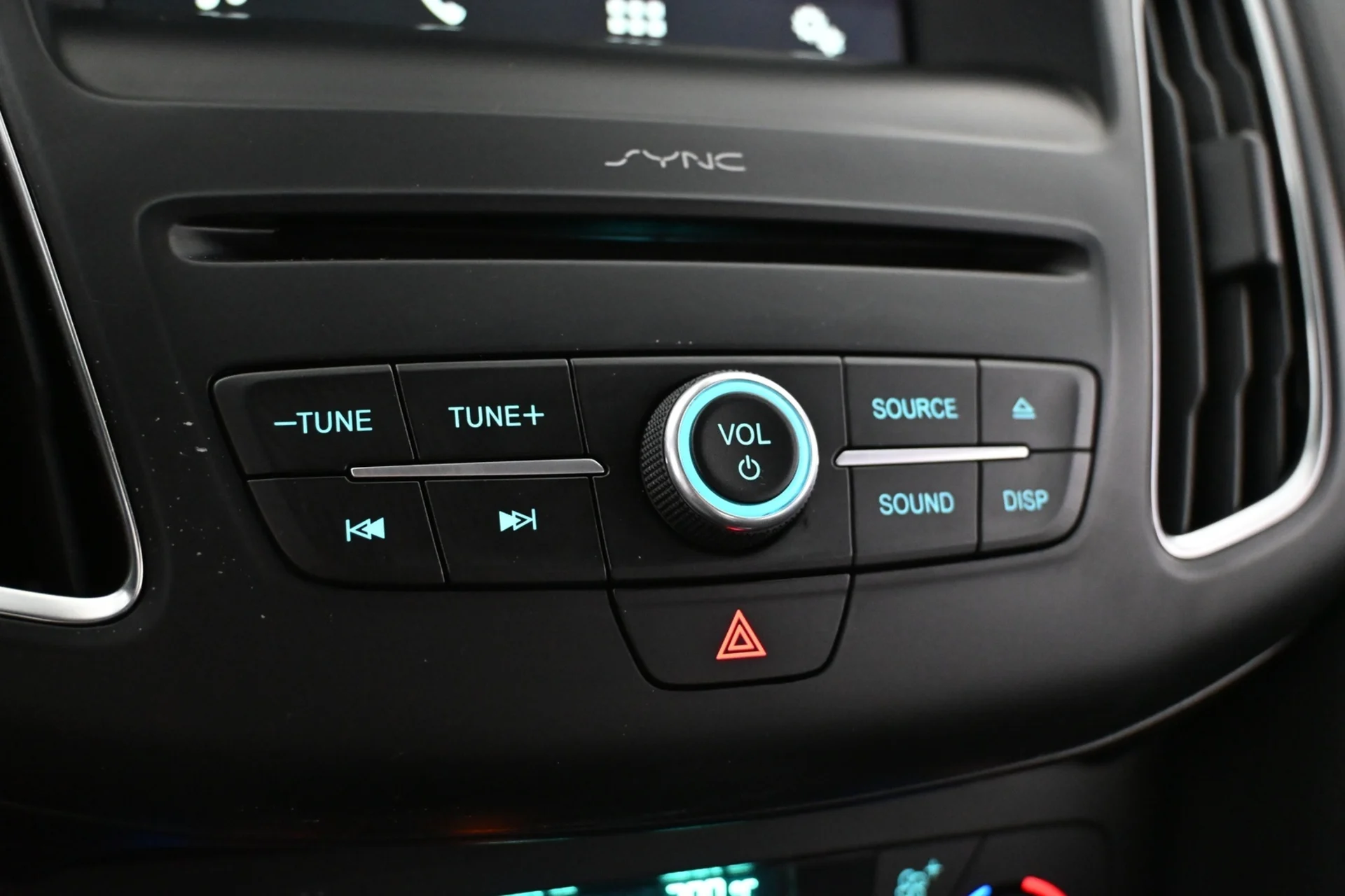 Car Image - 6spgWN9pNDlb2Dg2dOwRM7