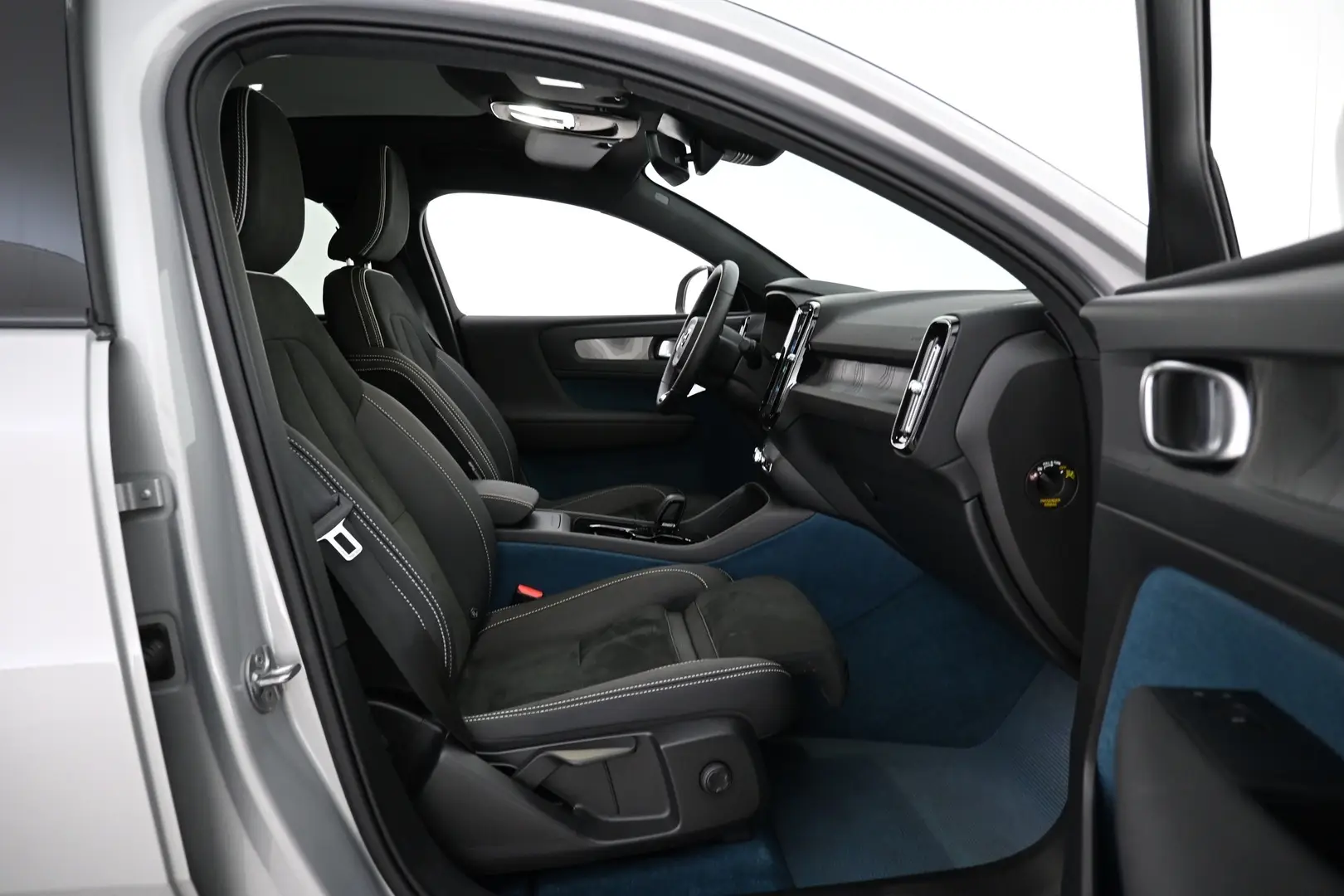 Car Image - 6ospM4WO3LpY4pcBmE1UG0