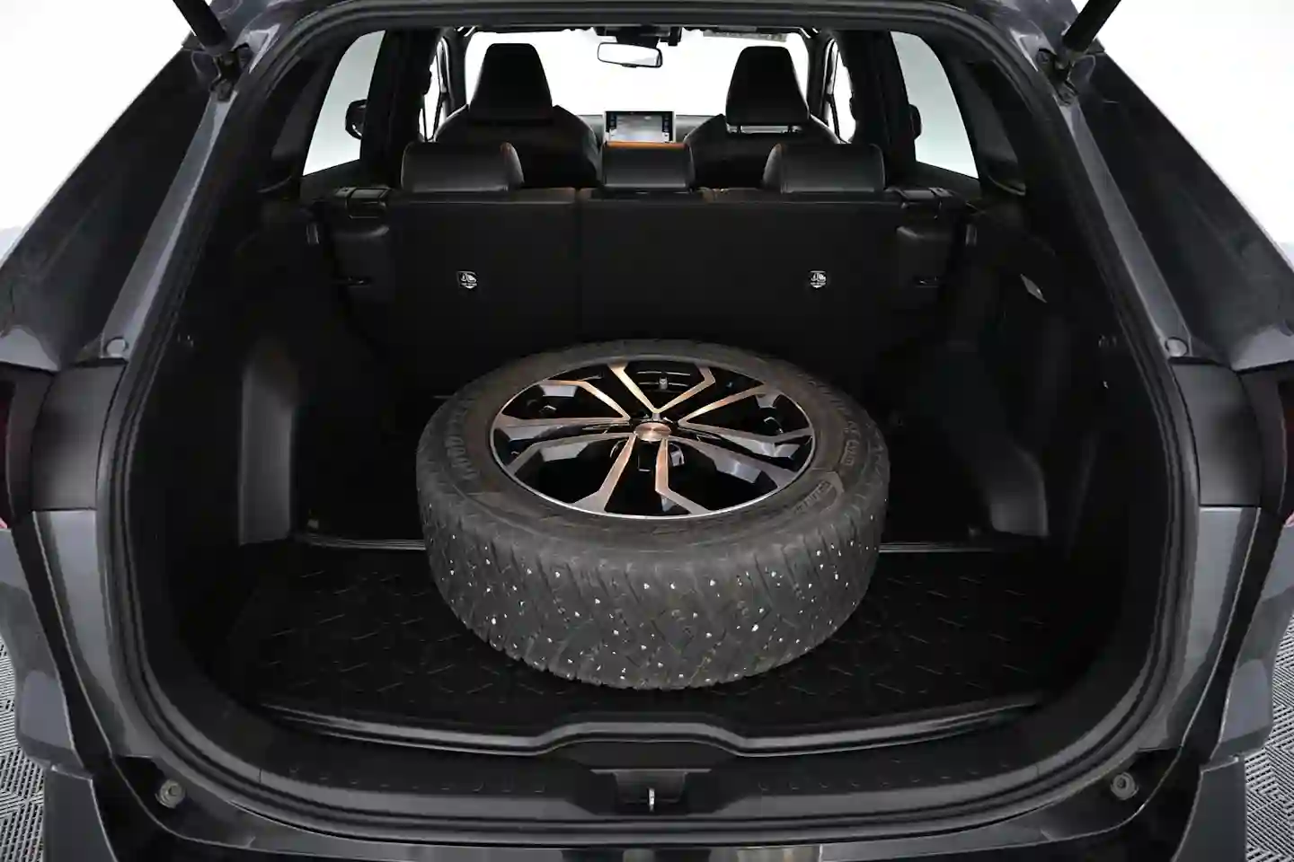 Car Image - 1aH4ihkZvkXC8HPcsHGXjK