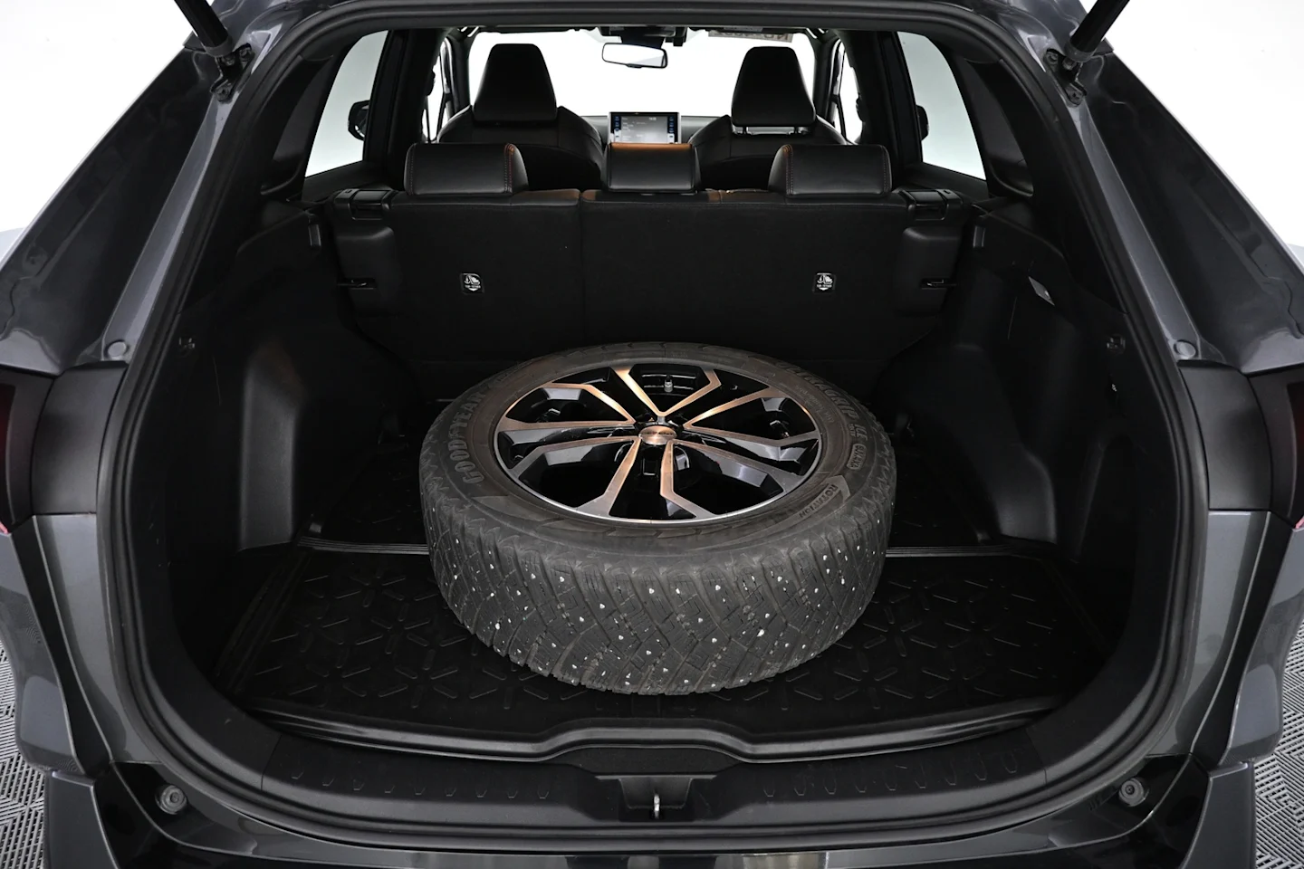 Car Image - 1aH4ihkZvkXC8HPcsHGXjK