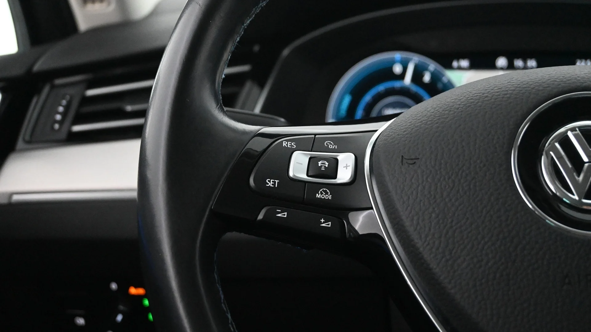 Car Image - 2dHK4f4dJsyOhgE5VV2QF0