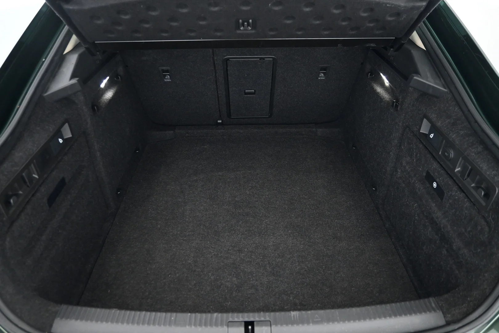 Car Image - 5DzKoQEoITikNUdKkn0xR4