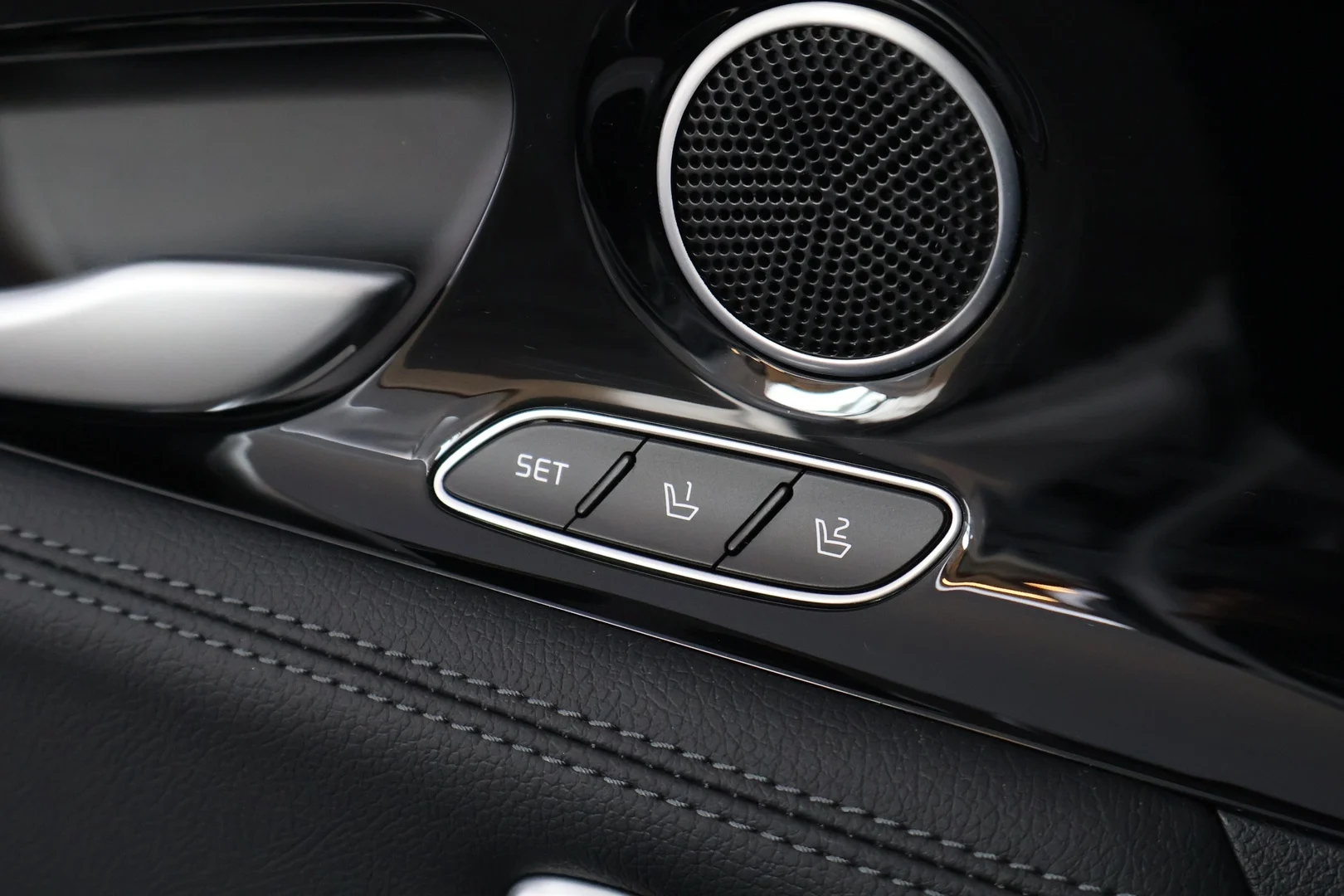 Car Image - 3Nnq1lwnS3l5zAJZ5hVF5v