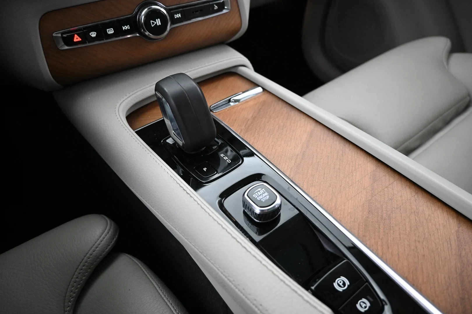 Car Image - 4wzFSFUoCceLO8IN0rTEY3