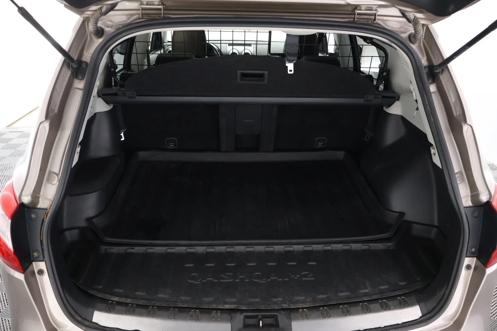 Car Image - ZfVGRP2P8sXZ5lSdc6eqQ