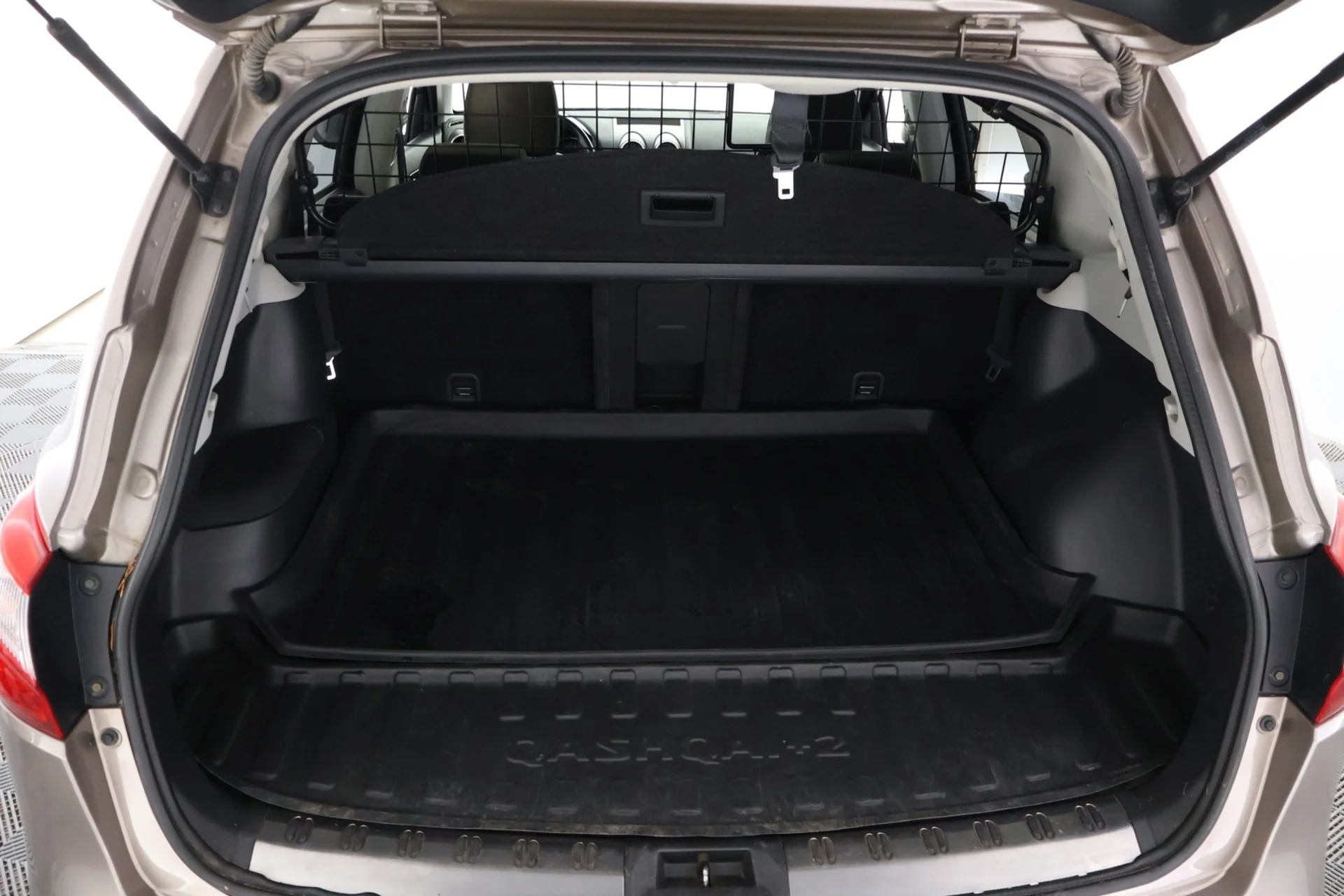 Car Image - ZfVGRP2P8sXZ5lSdc6eqQ