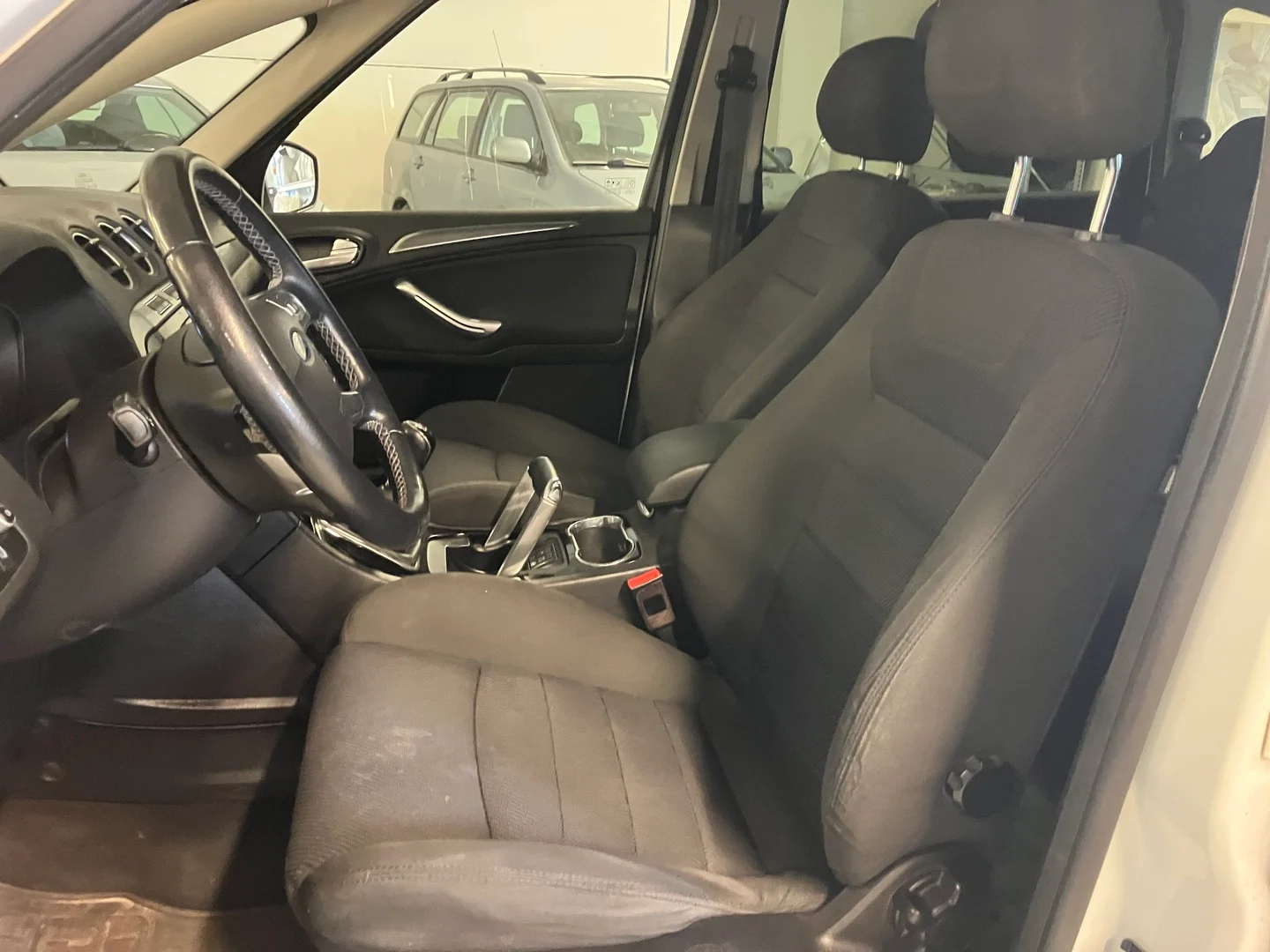 Car Image - 6giajwLRw42GfIivUN0e6u