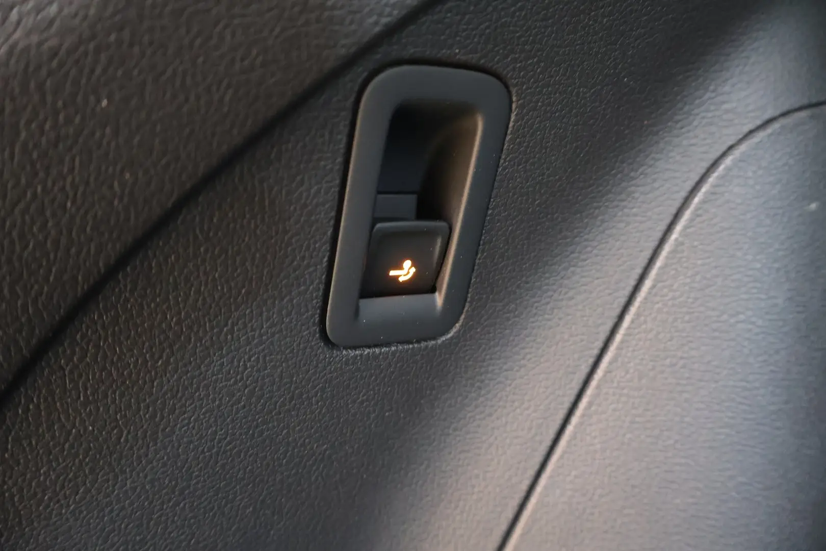 Car Image - 3iuRsQxIUsI2AMWSBKrcfO