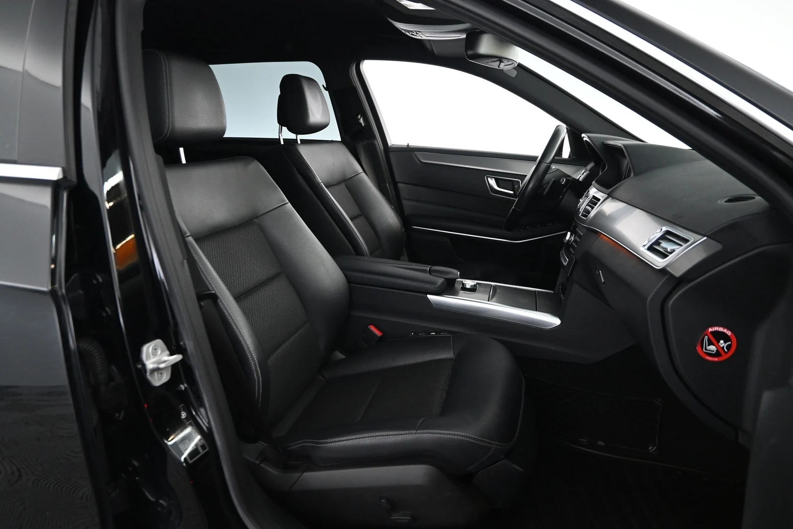 Car Image - 5elYf80JxuBhuMjtxi5uoS