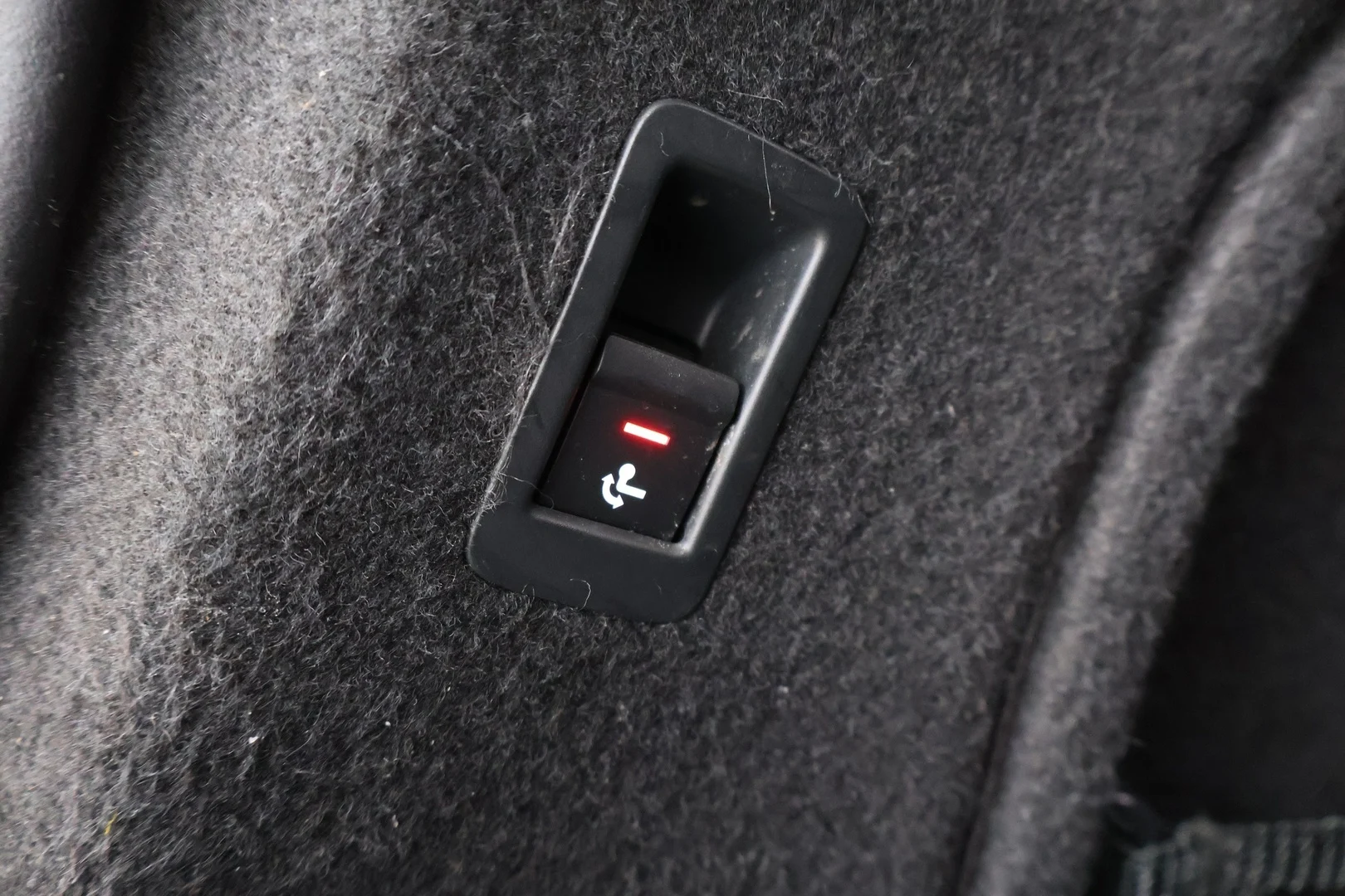 Car Image - 2G9hUF7RGBNRJnRknUBD6w