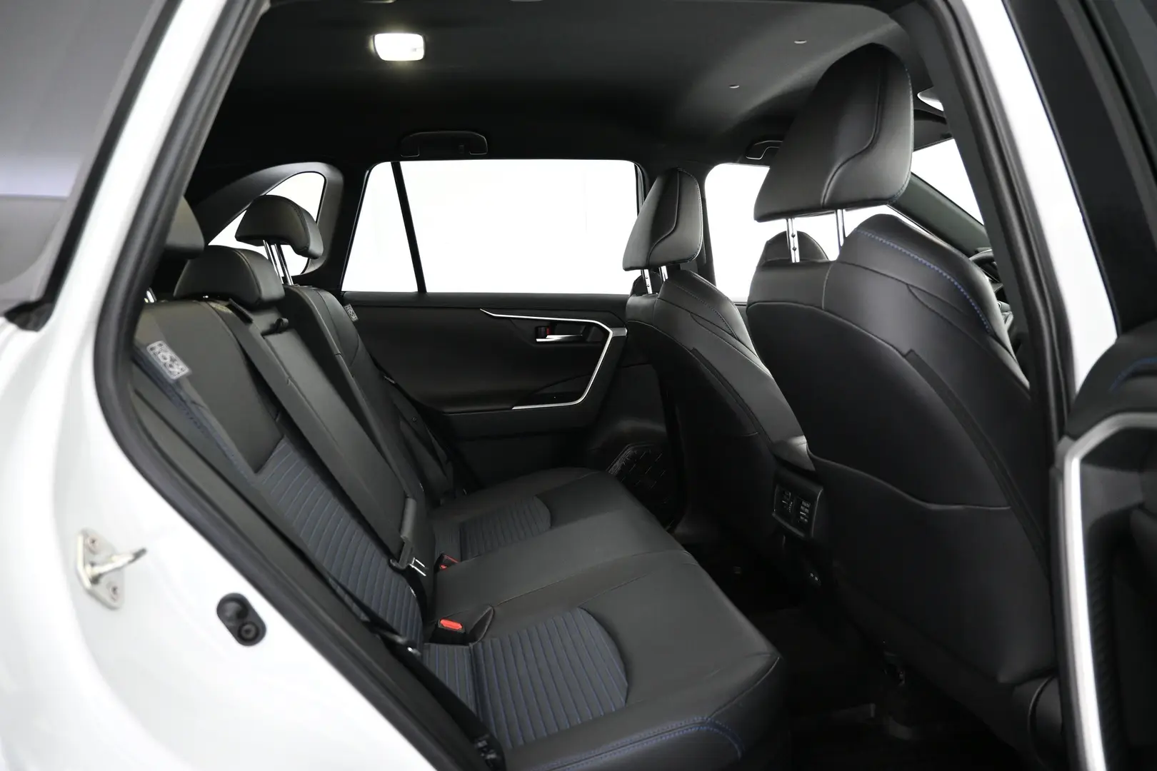 Car Image - 5X4qESHtDXe0hP7oK0jbfq