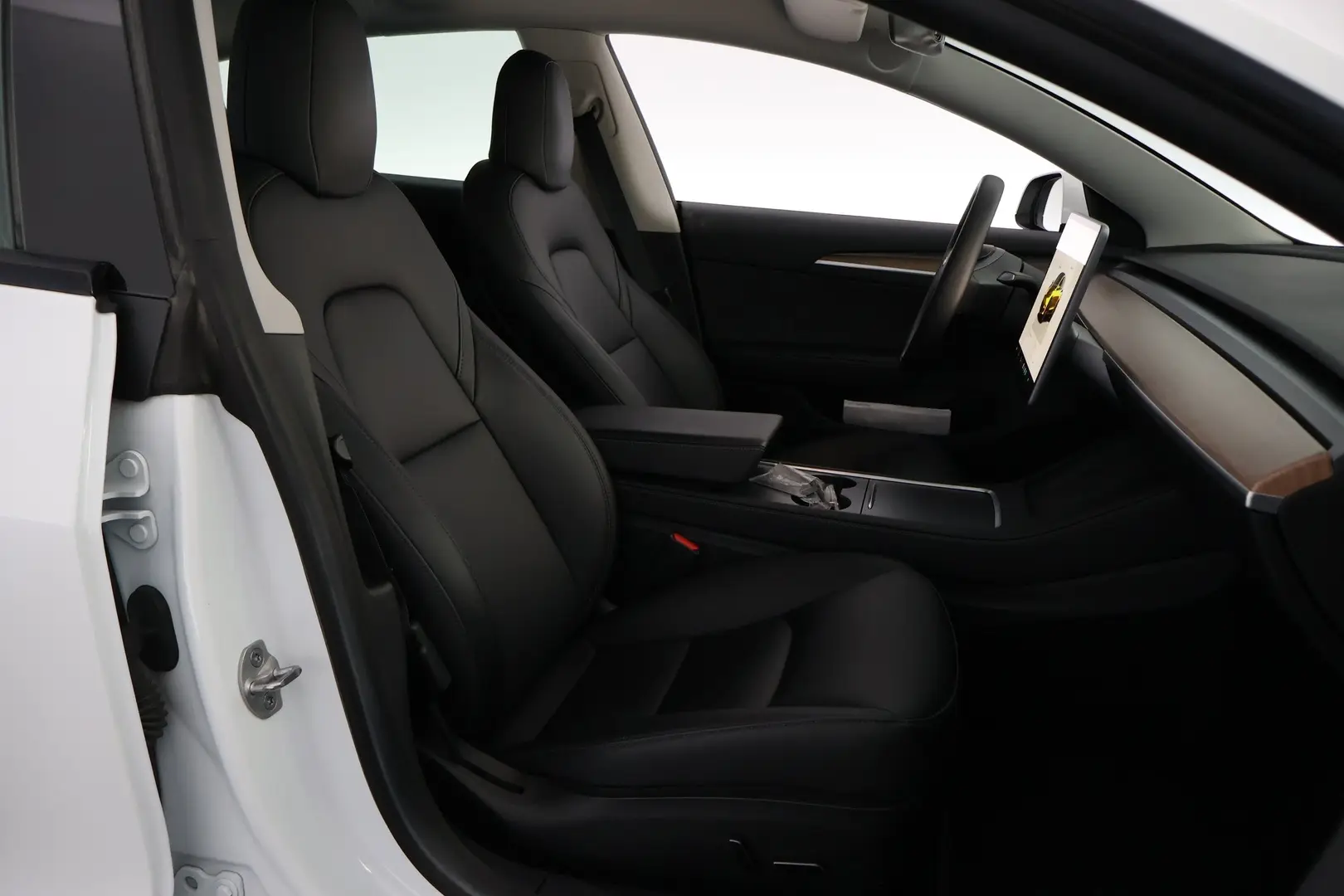 Car Image - 4p7U22emsdOn2GaIUuakOX