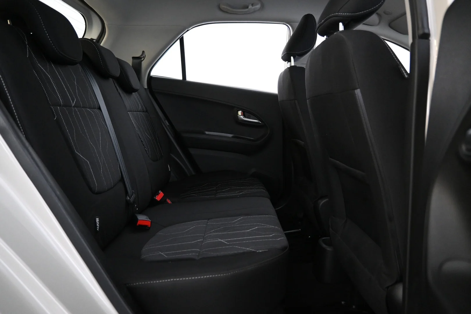 Car Image - 3SBWGIomatyZlpPiFDhFnL