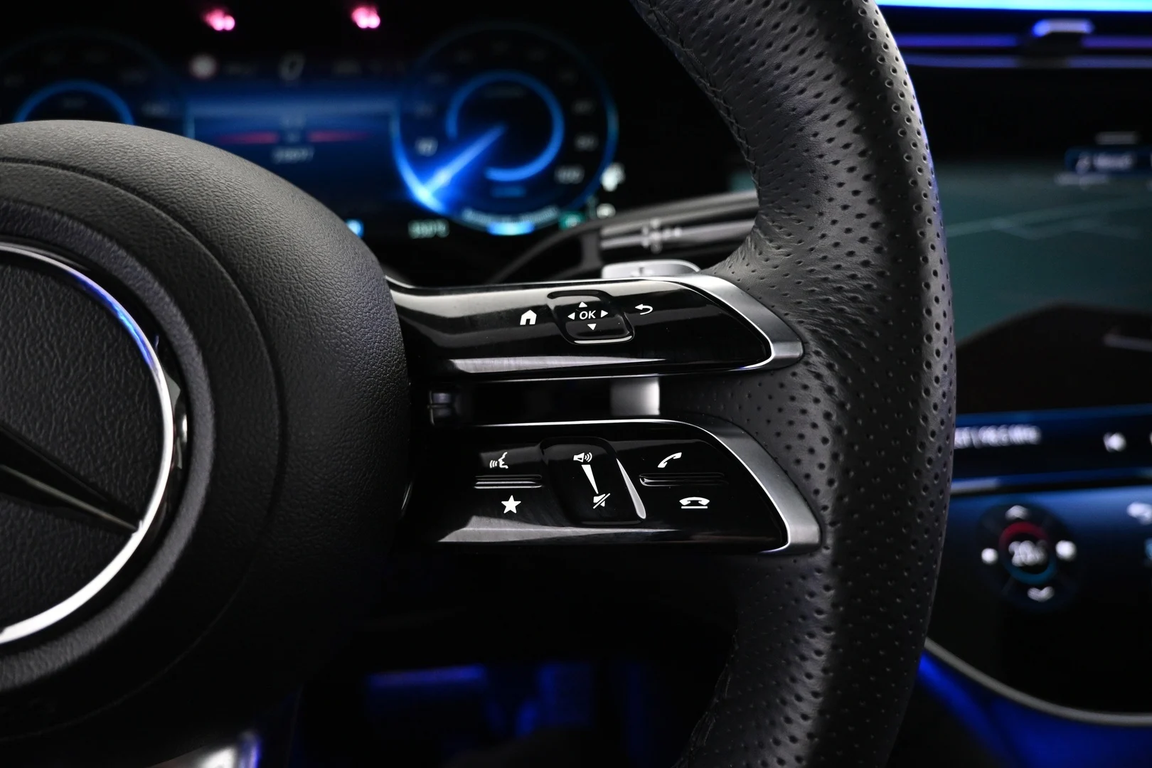 Car Image - 7ell4vu5gUs8ihg2H1iz1F