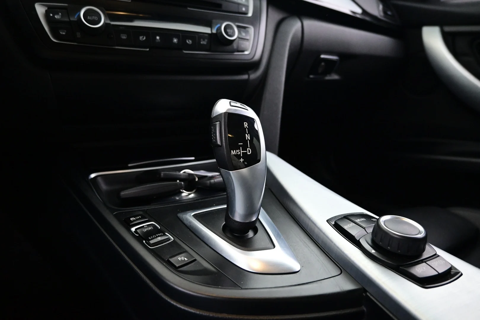 Car Image - 6dCkrebZqHaNvh3ca8r2yJ