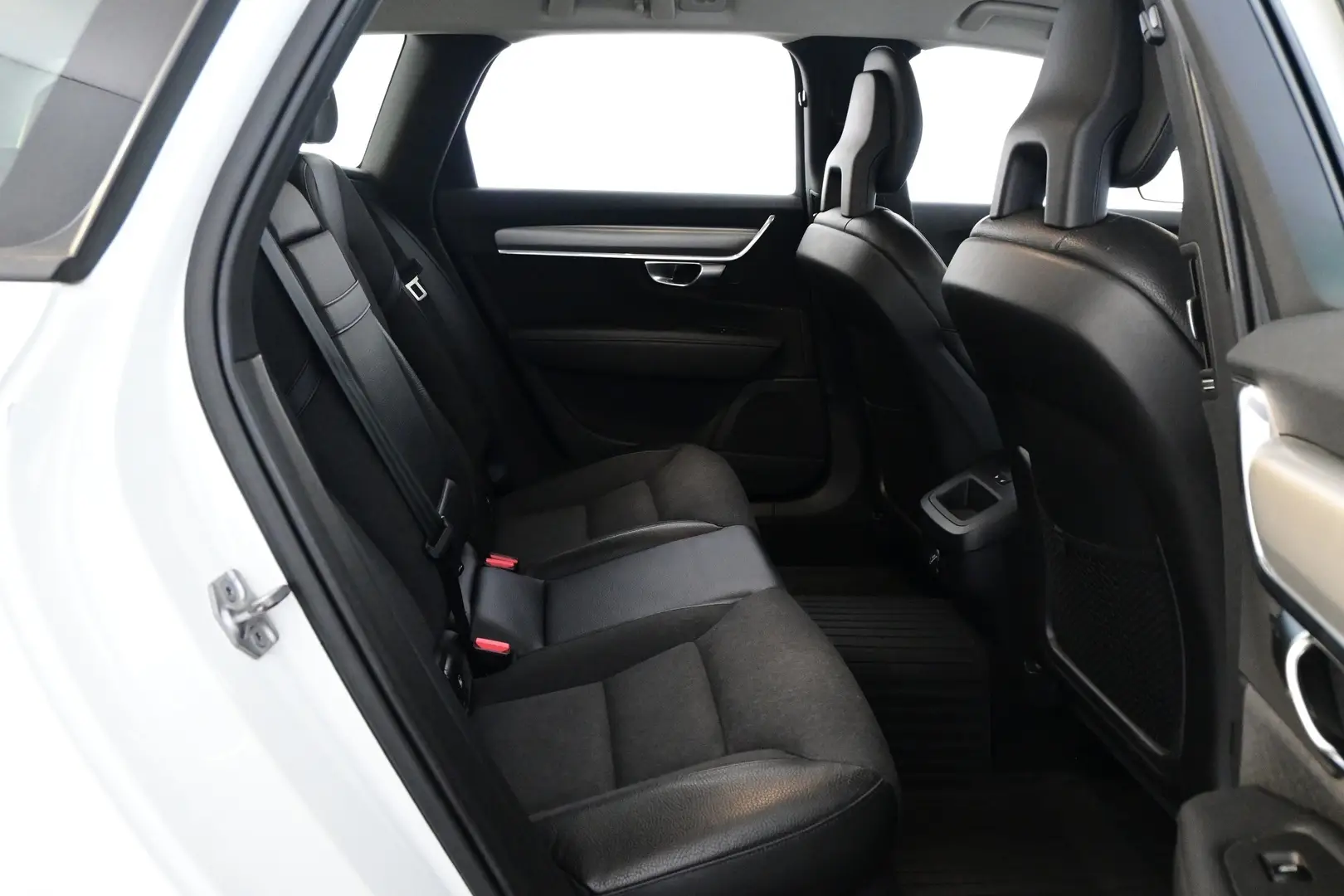 Car Image - 2yIBdJo8EcjguzW7sUepcl