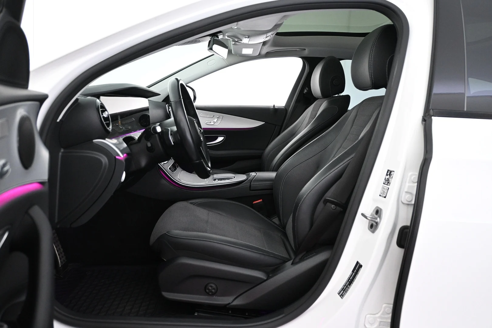 Car Image - 3ShBbBQpWLc8s6zYwTb1UV