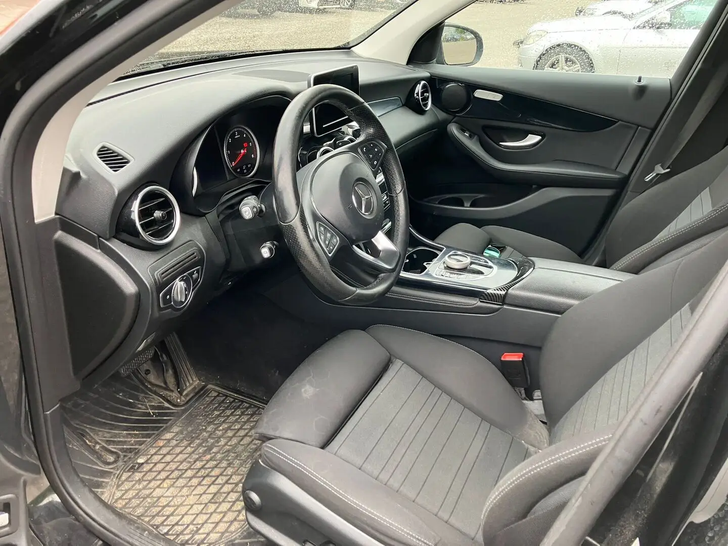 Car Image - 5nqeukx9dcZczut11PoSV1