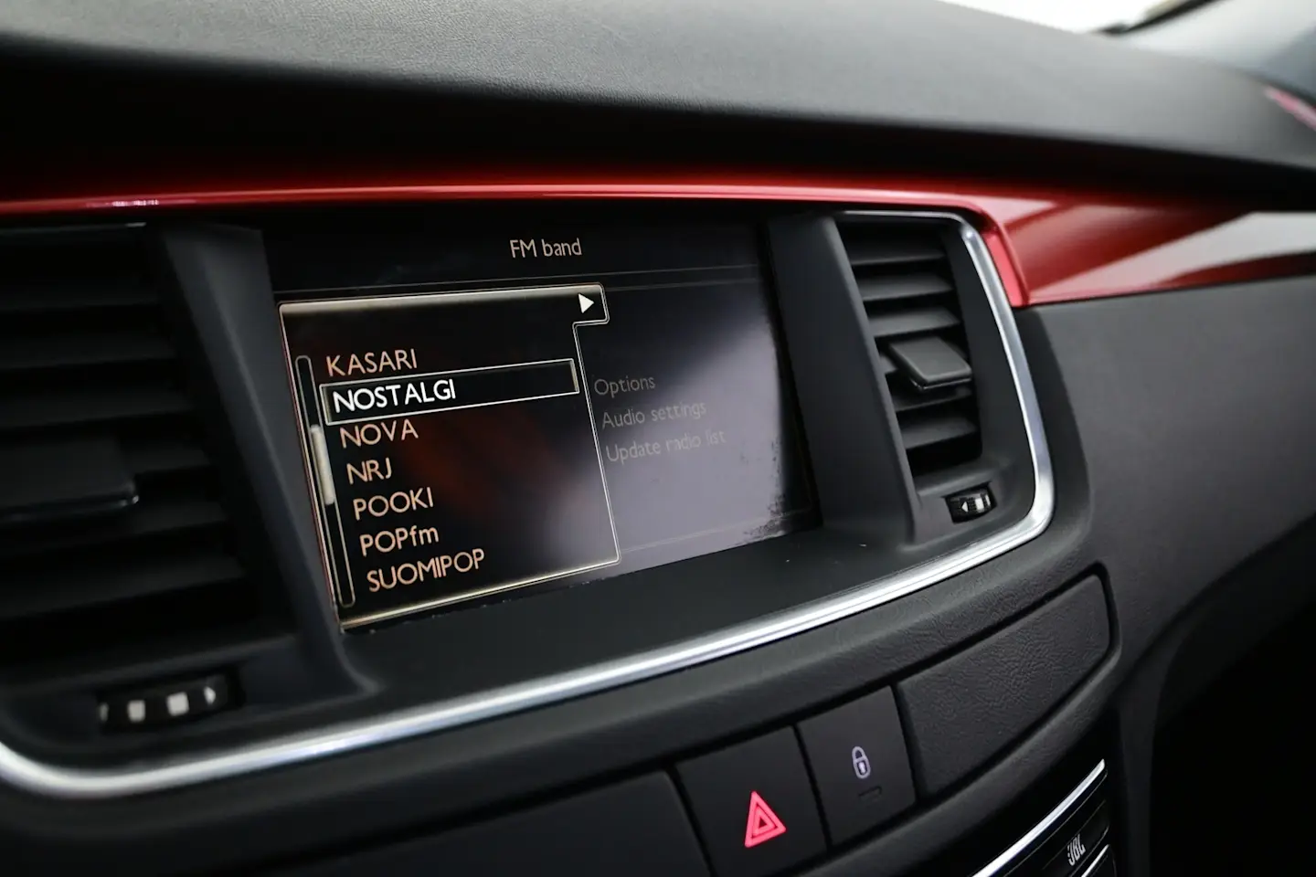Car Image - 4Rxw3eQ6XqWsuXHgGU3myk