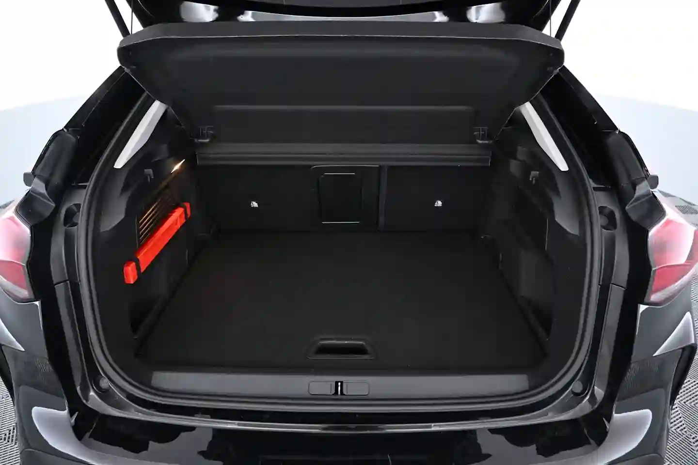 Car Image - 1tarEJNeGFkJuG7siqoVtU