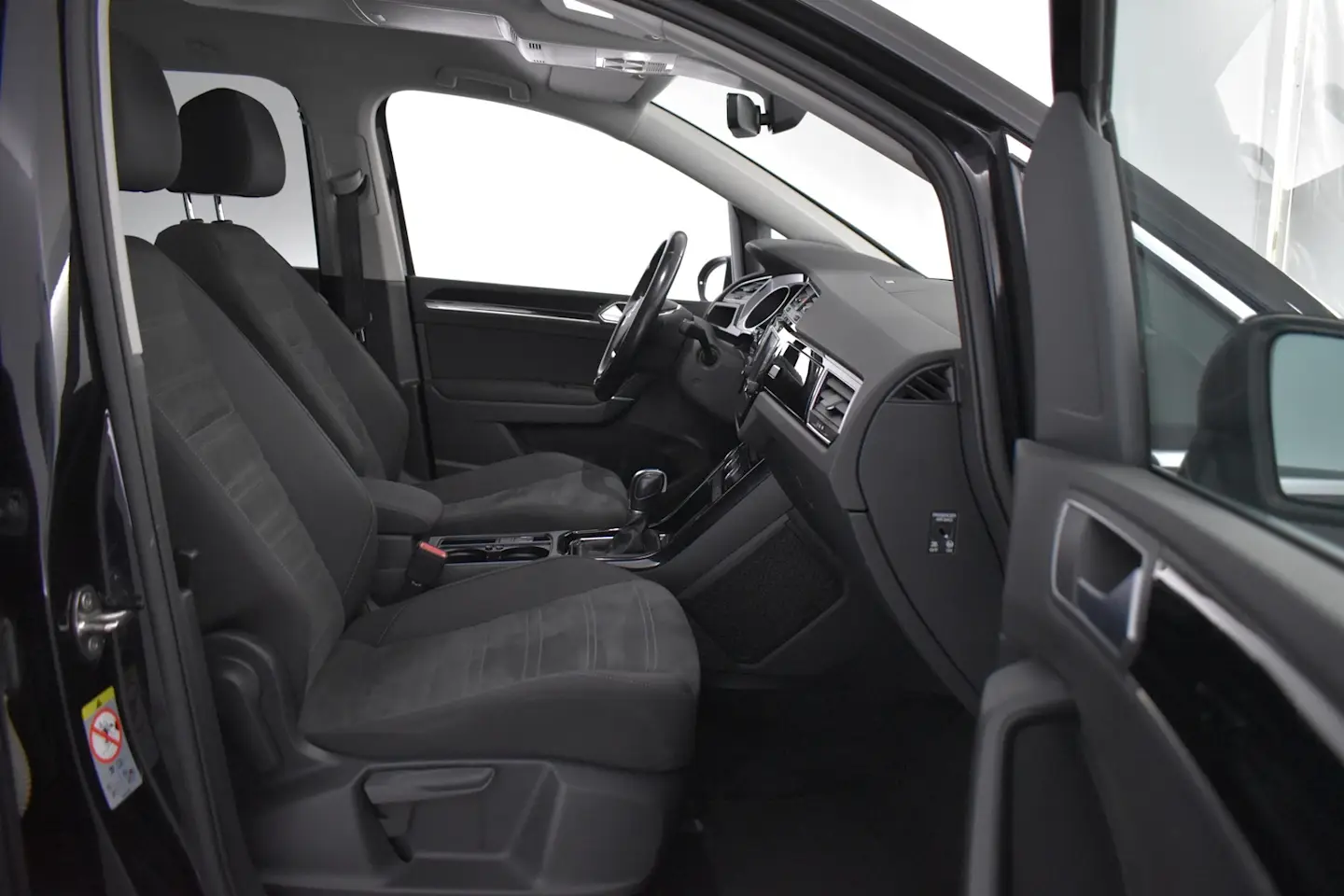 Car Image - 2YJWTf0rpwVoiyKmxI0NEu