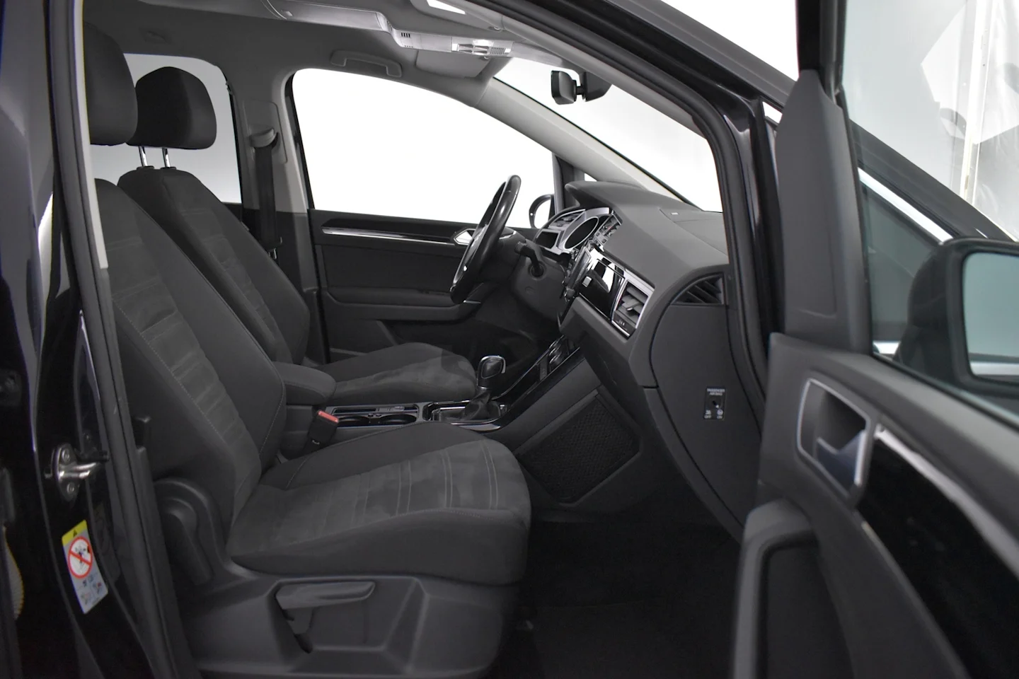 Car Image - 2YJWTf0rpwVoiyKmxI0NEu