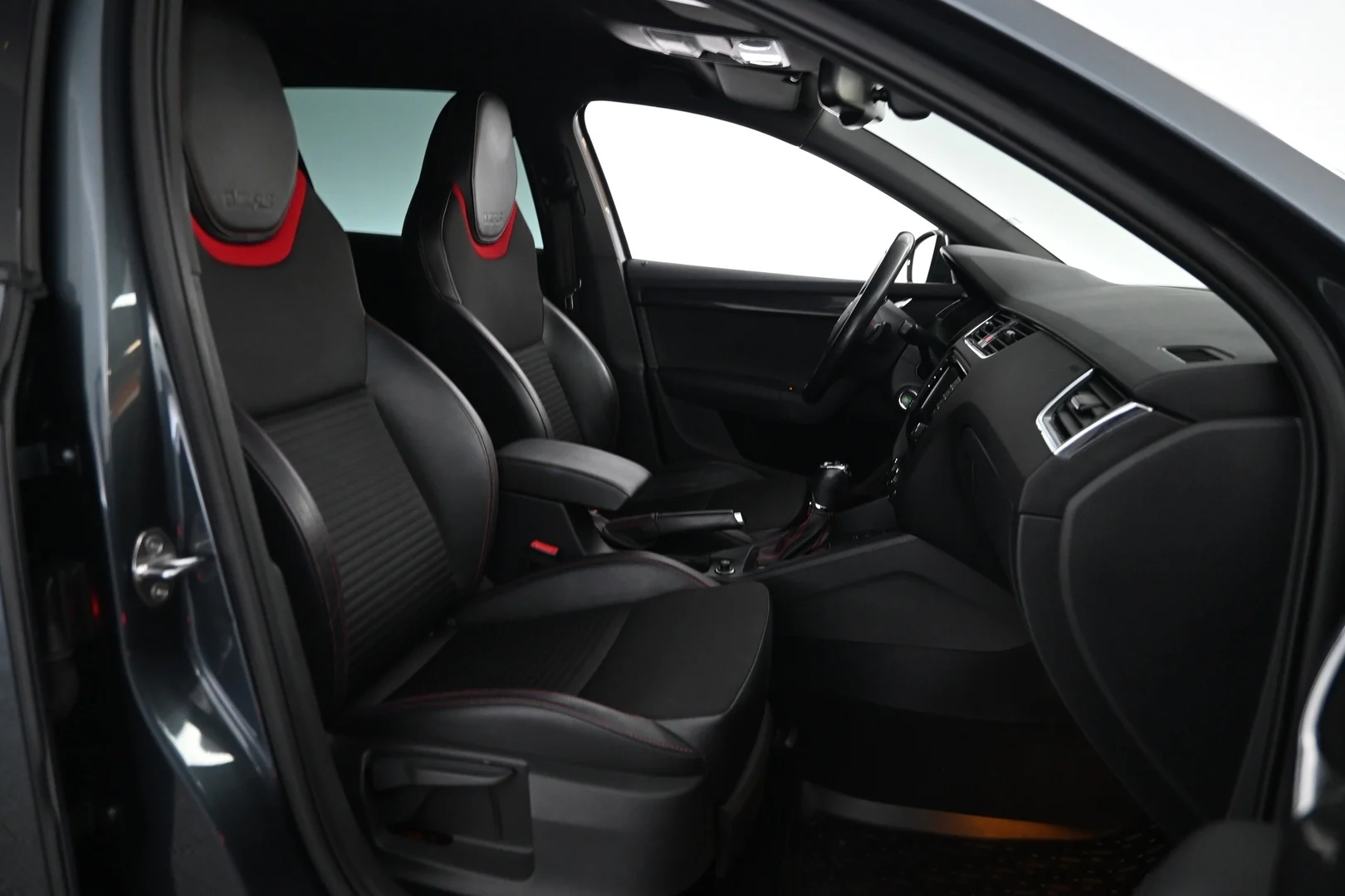 Car Image - 3nLcbABuxMs0LBI3vMCCVB
