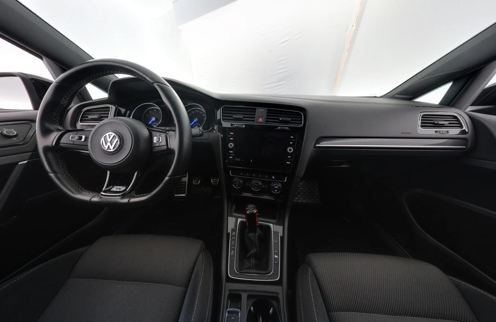 Car Image - gP1SHWCgqMOJ0Nd8zXWfX
