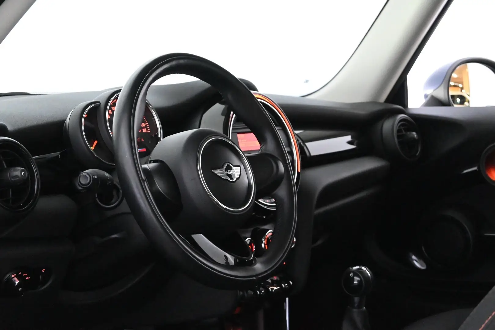 Car Image - ZLj8tOh0elS0iIGMG7MN6