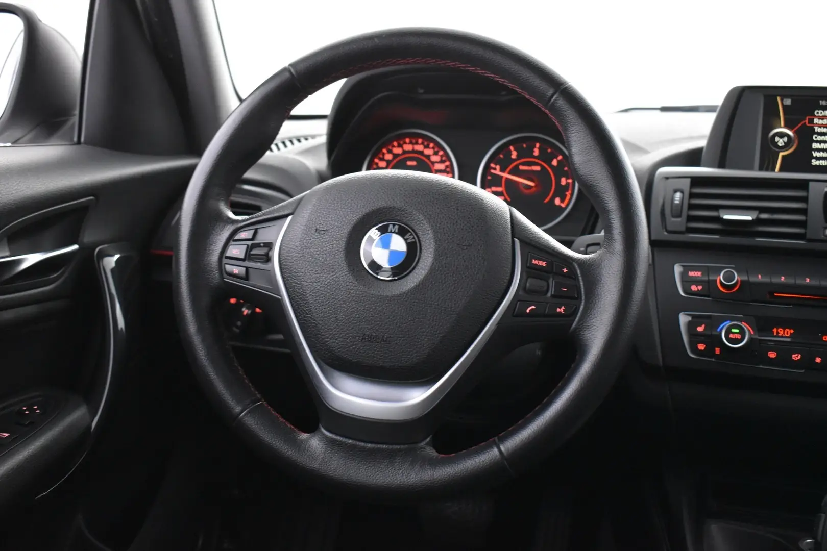 Car Image - 015qMaFzUS5cYX4MNgJ1Ao