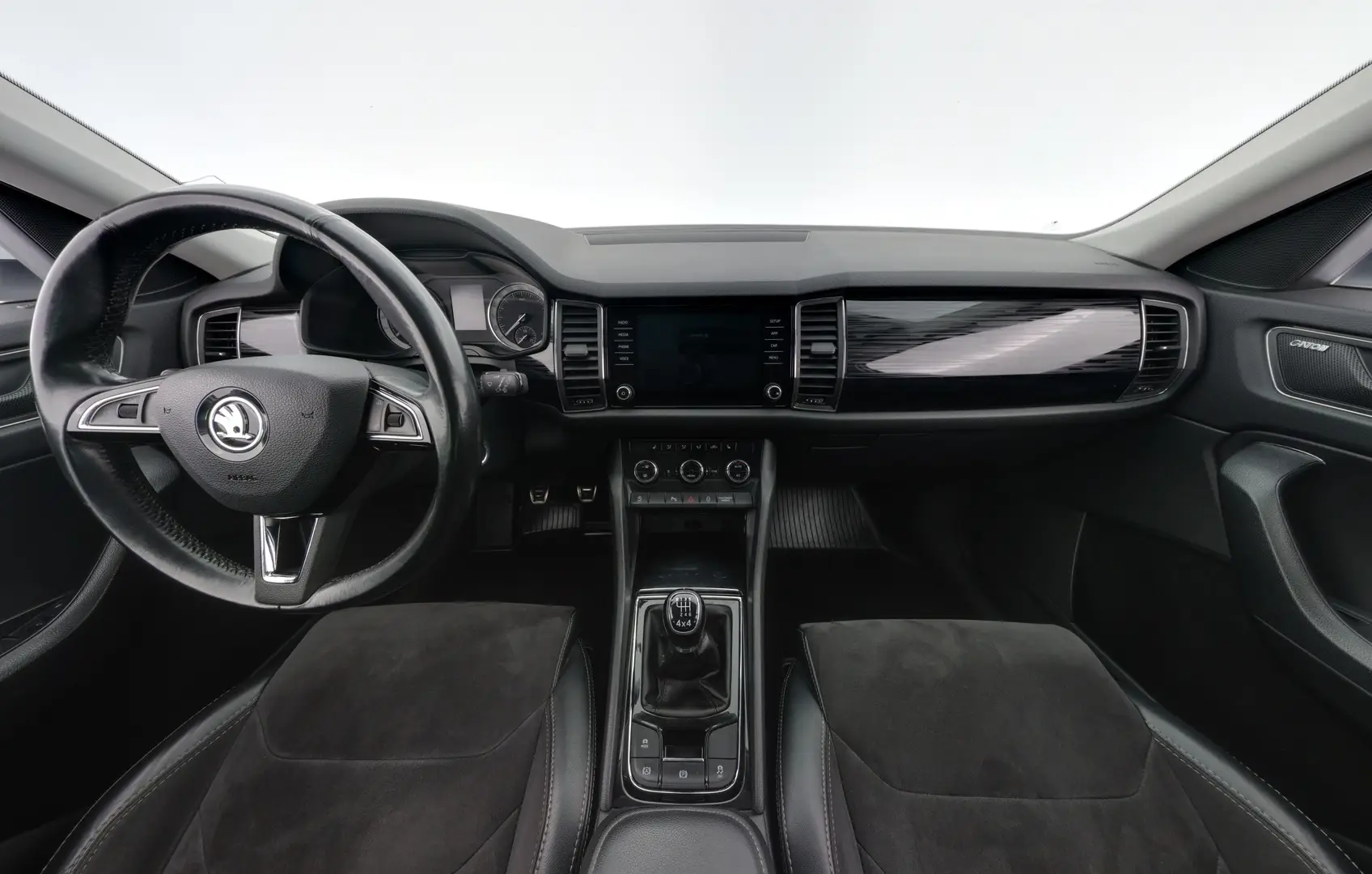 Car Image - 6VAlMILiVP9J8KbHu6L2pJ