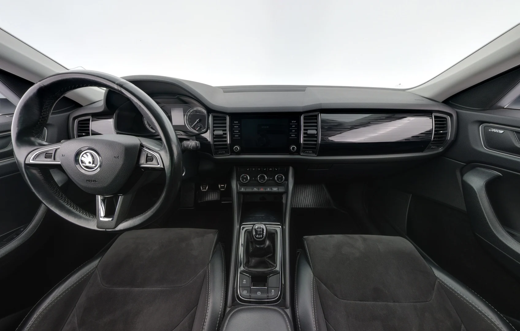 Car Image - 6VAlMILiVP9J8KbHu6L2pJ