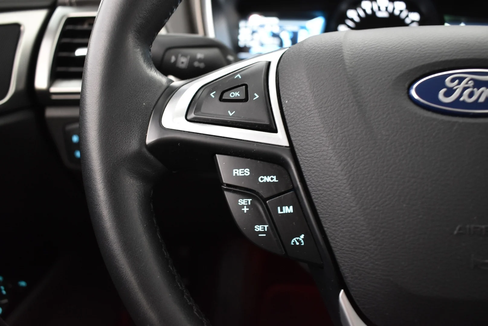 Car Image - J37JX0d9GIqPSzmJkN4bW