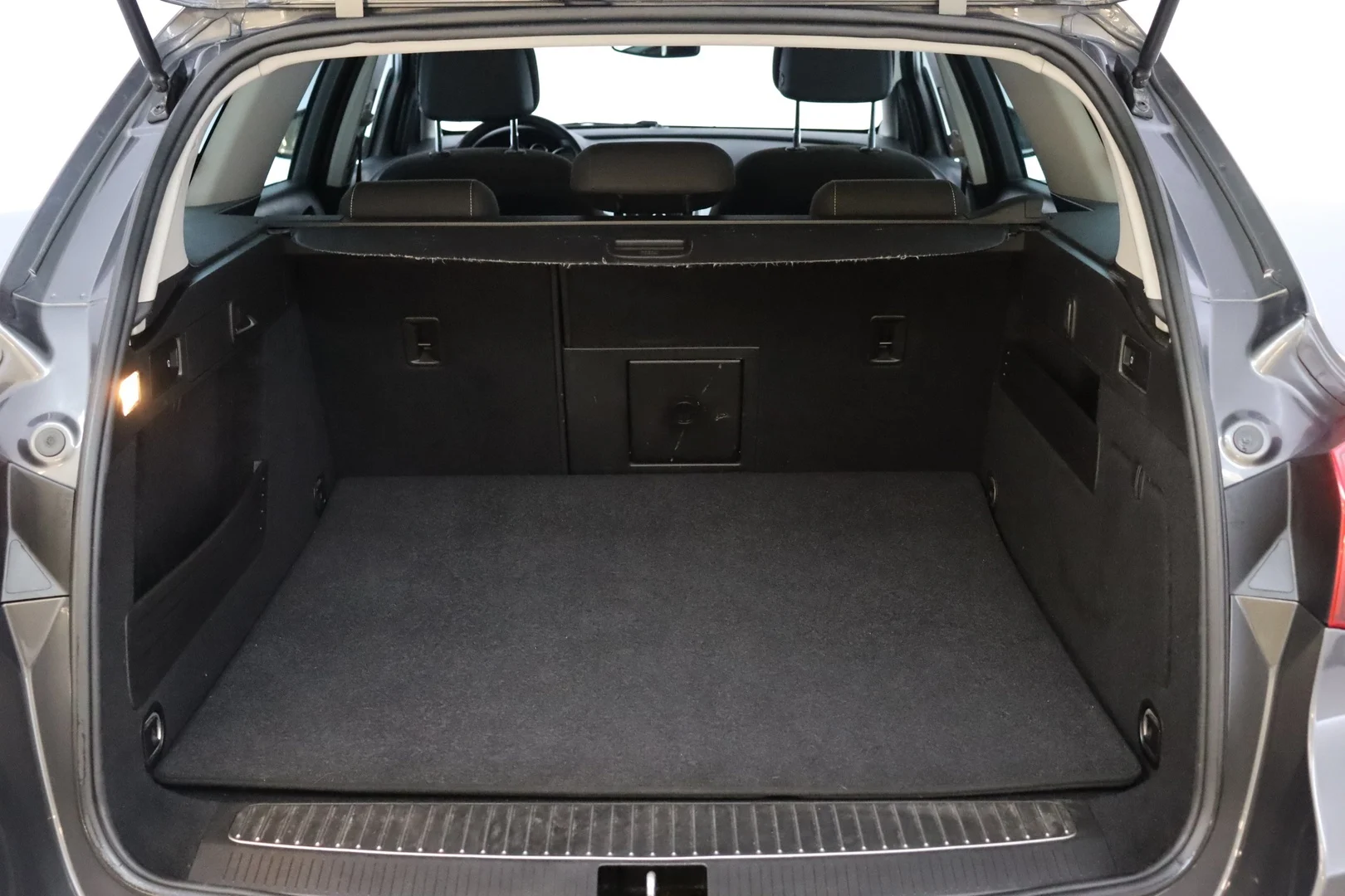 Car Image - 4Srlx1WjnDLw0StePujIGB