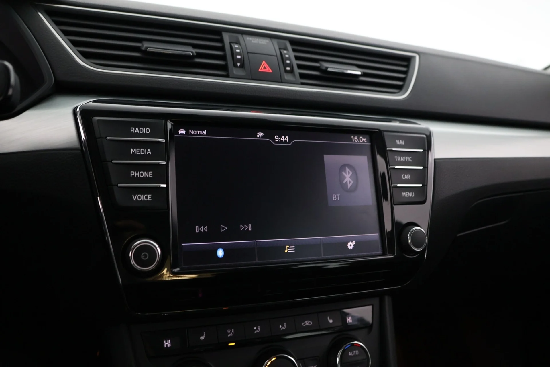 Car Image - 1wYzyh2oM6oE0YbfUatUSy