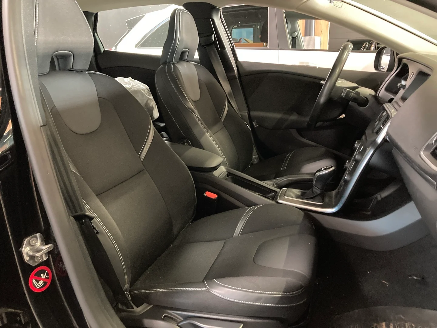 Car Image - 6We6pmUnopTwLbUdj2c6q0