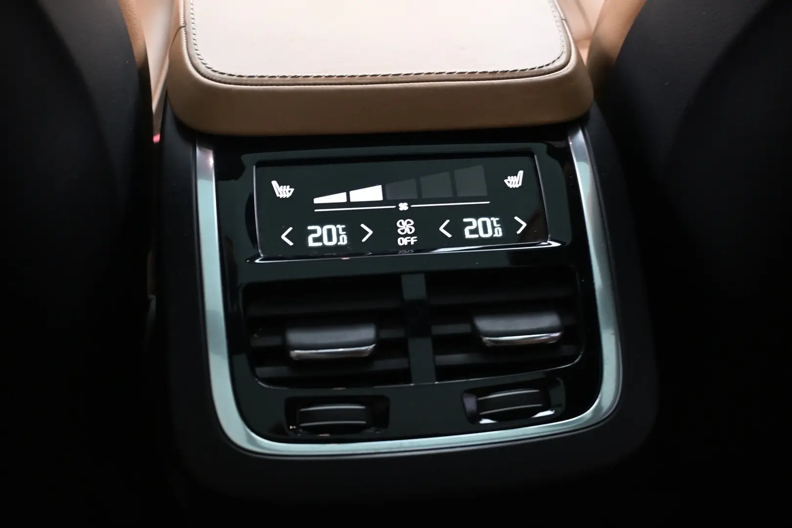 Car Image - 2kLJpdTRPefS0qQVbxAGRg