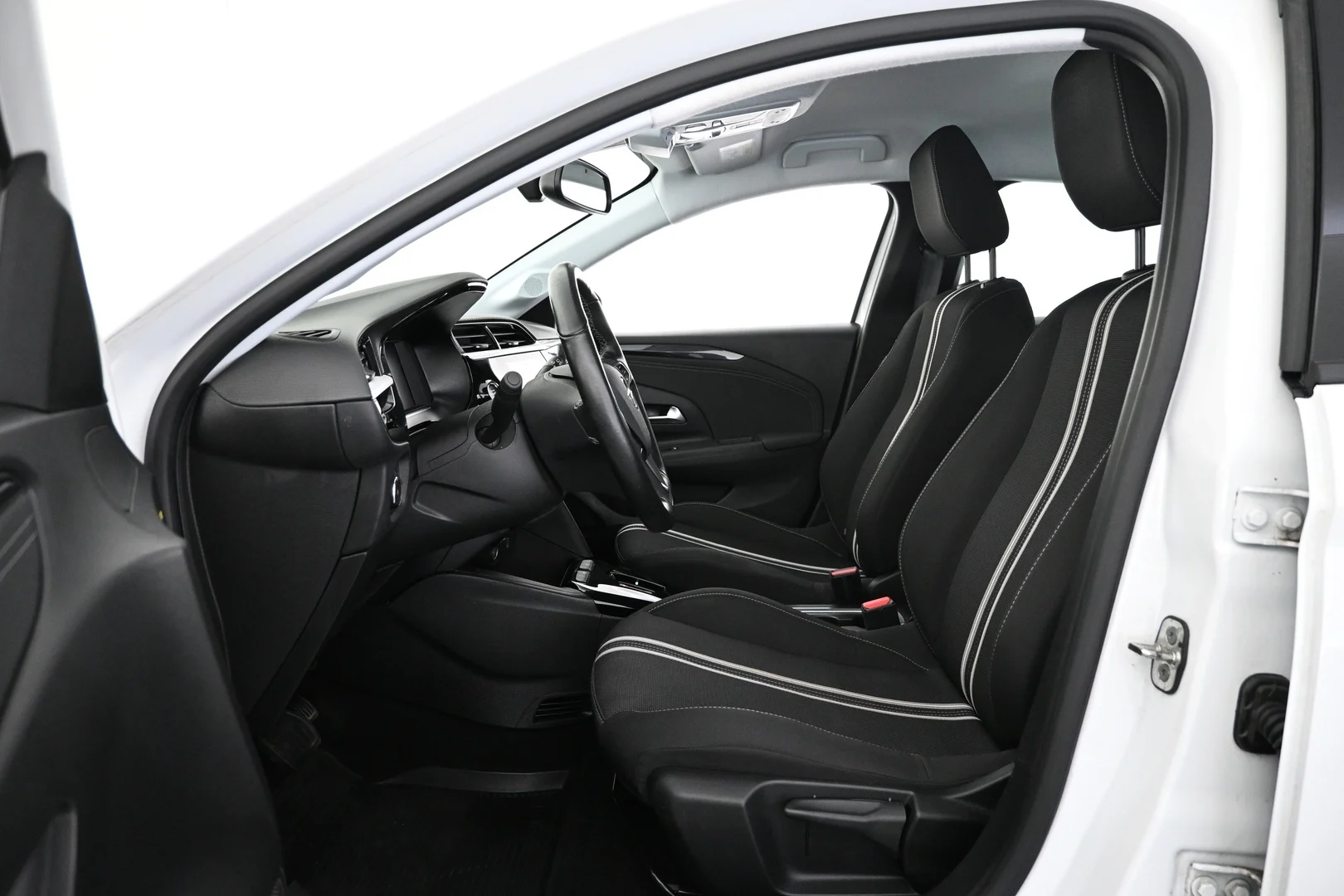 Car Image - 6Bf0mkbeDK3Q9K8roR5m9S