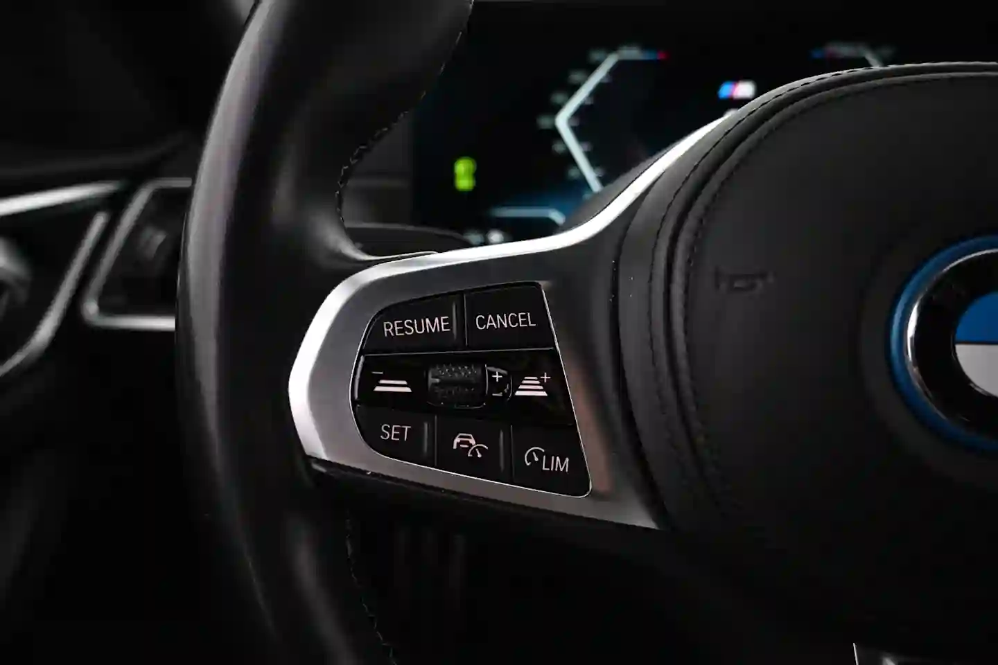 Car Image - EtpRJMCW7riWQUi1K8dD0