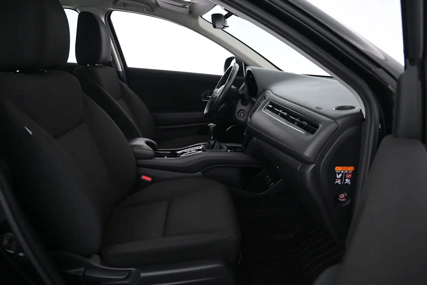 Car Image - 48MO64raa1atqnI1A7fU4F