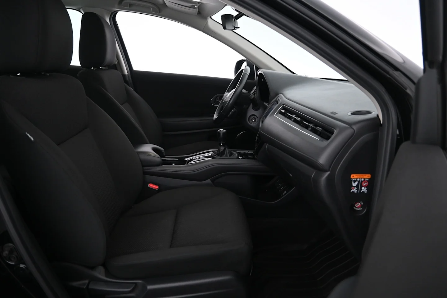 Car Image - 48MO64raa1atqnI1A7fU4F